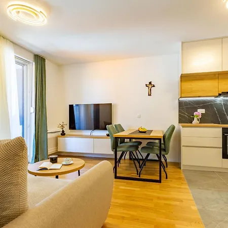 Fanny One Bedroom Apartment *